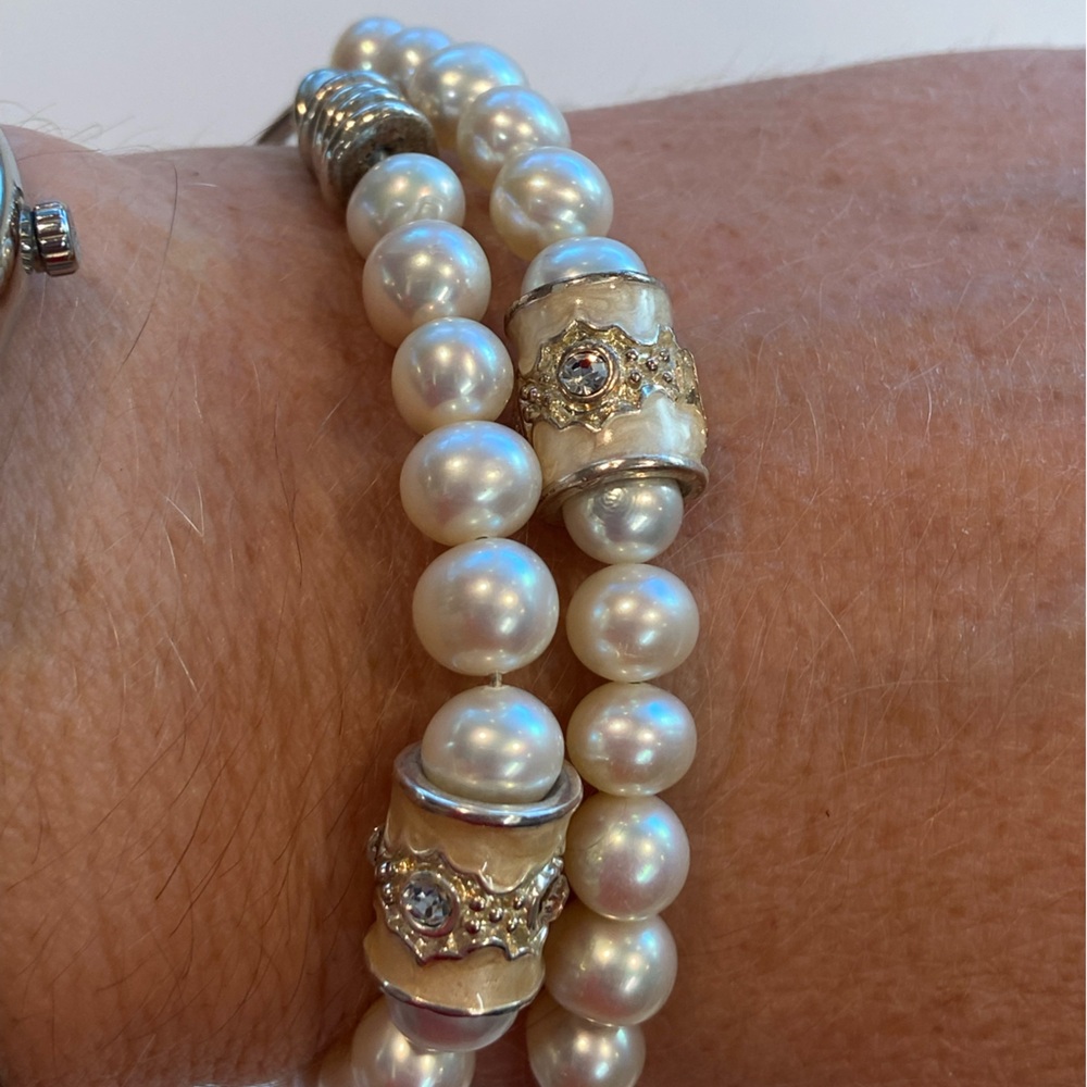 Freshwater pearls creamy white, hand knotted 57” necklace and bracelet set - Picture 3 of 11